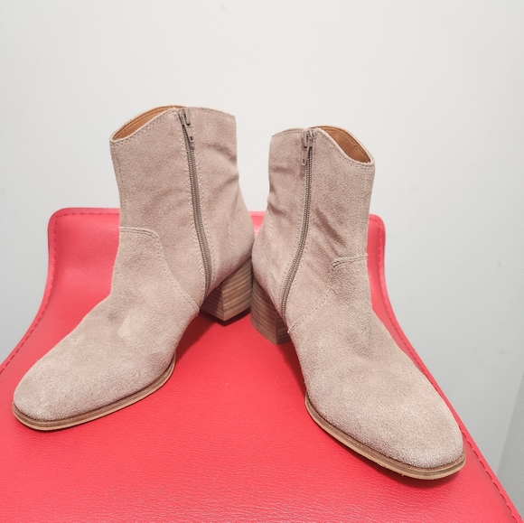 Lucky Brand Women's Tan Ankle Booties Size 7.5M - Picture 3 of 6